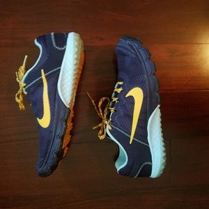 Nike Zoom Wildhorse trail running shoes 9.5